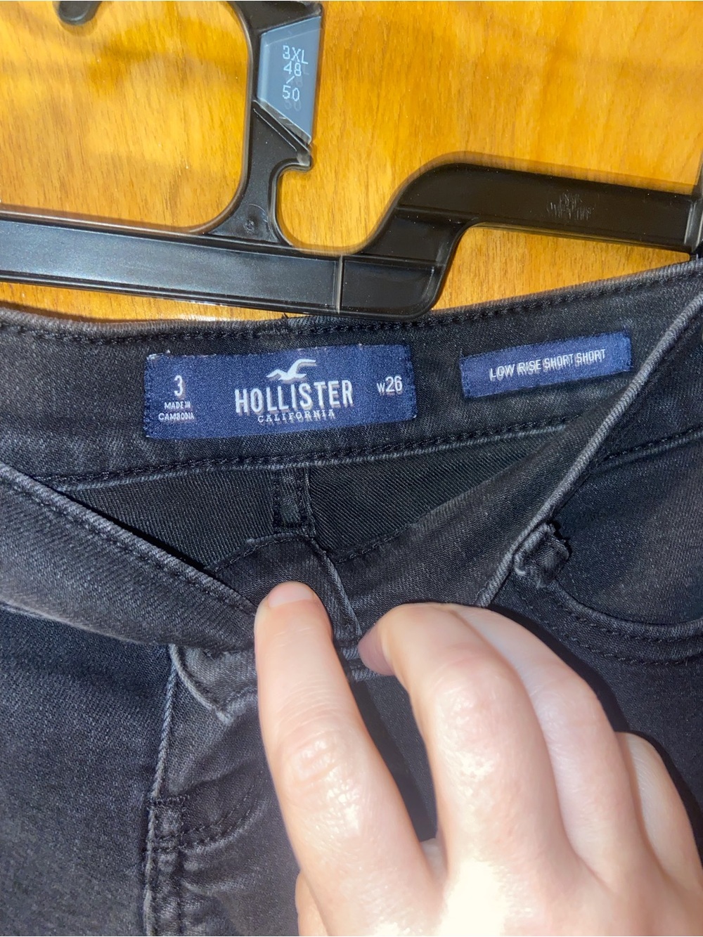 Hollister Black Low Rise Short Oversized Denim Short Shorts Size 3 - Picture 2 of 2